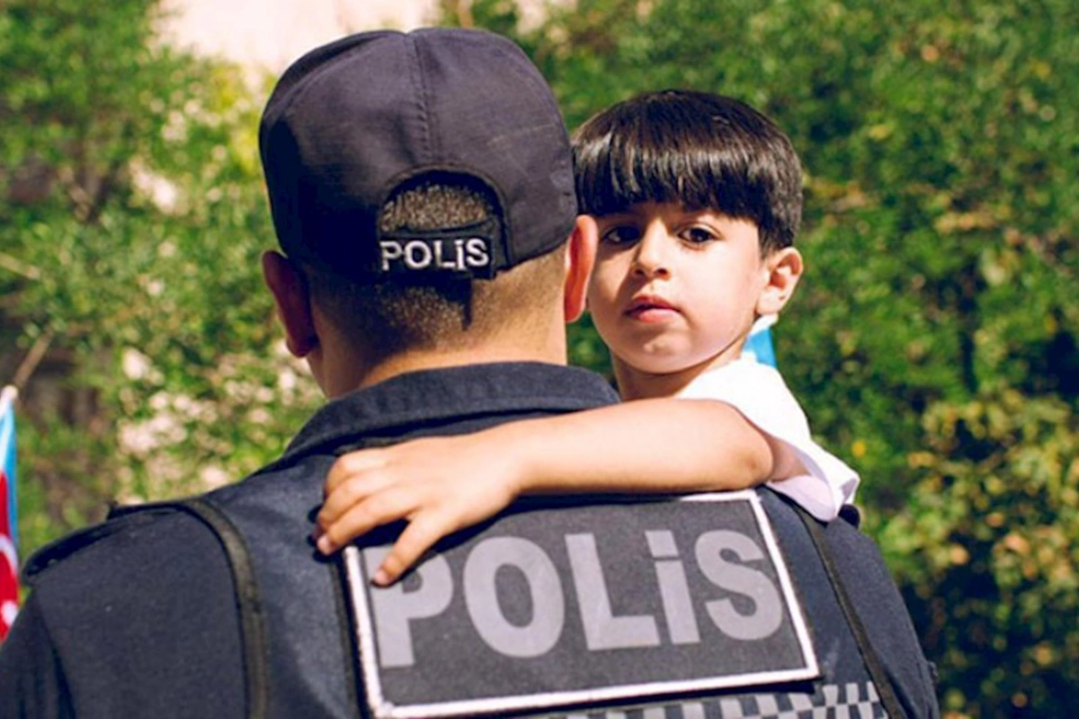 Polis çimərliklərdə 87 uşağı taparaq valideyninə təhvil verib