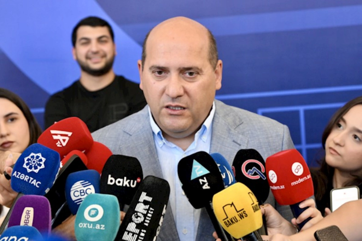 Ağdam Avtovağzal və Dəmir Yolu Vağzalının digər özəlliyi odur ki, ölkədə ilk dəfə olaraq qatar daxili platformaya daxil olur