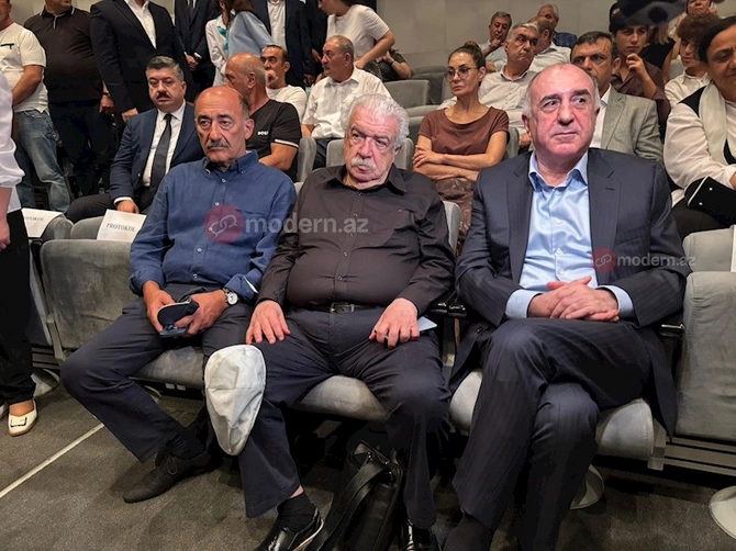 Keçmiş və indiki məmurlar Elçinlə vida mərasimində — FOTOREPORTAJ Keçmiş və indiki məmurlar Elçinlə vida mərasimində — FOTOREPORTAJ