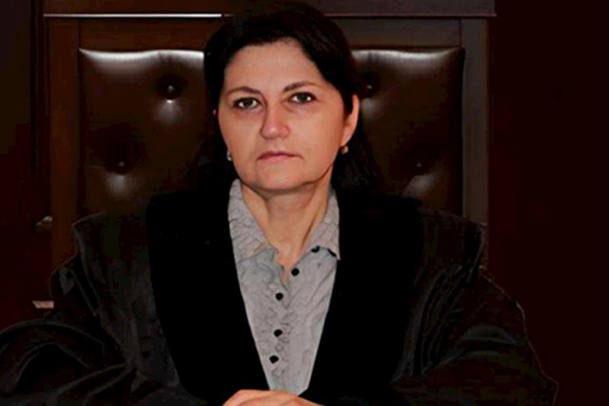 Mədinə Bağırova təqaüdə göndərildi