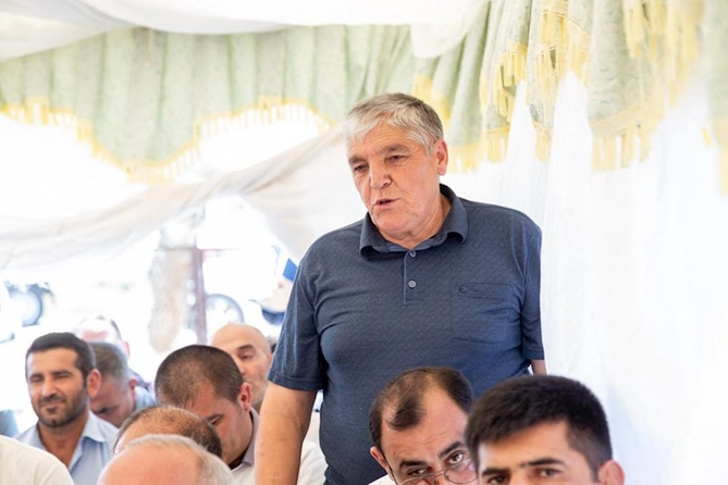 İcra başçısı Salyan camaatının problemlərini dinlədi — FOTOLAR İcra başçısı Salyan camaatının problemlərini dinlədi — FOTOLAR