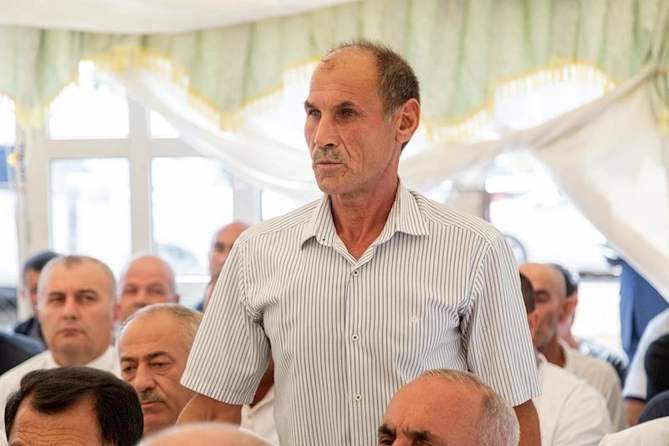 İcra başçısı Salyan camaatının problemlərini dinlədi — FOTOLAR İcra başçısı Salyan camaatının problemlərini dinlədi — FOTOLAR