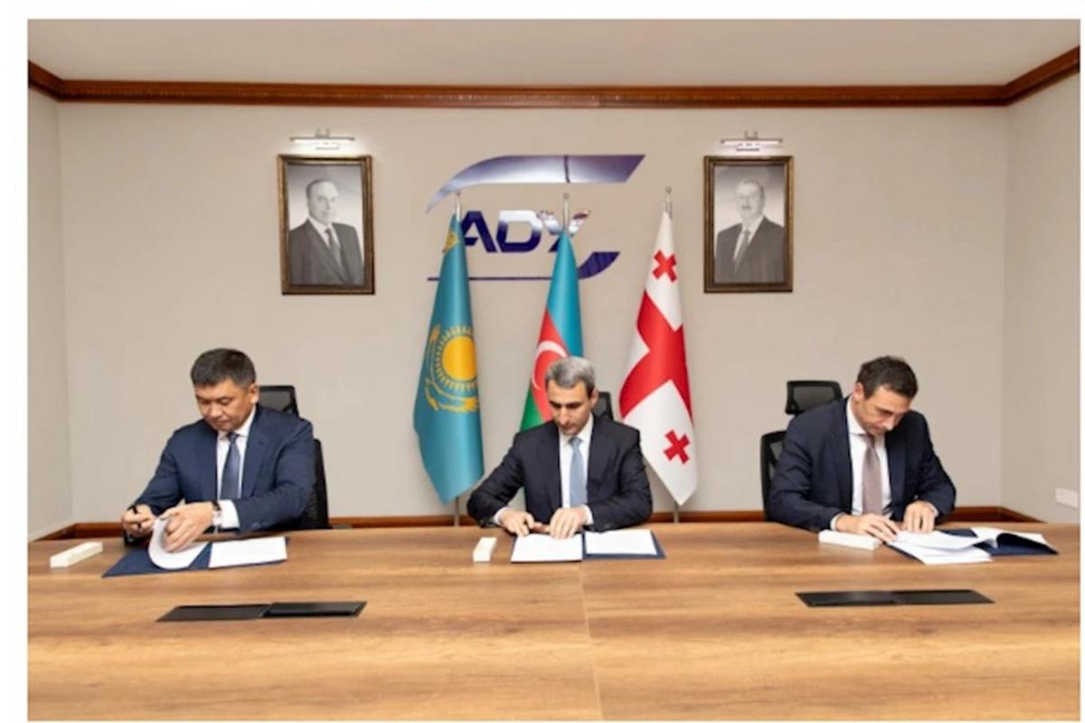 Orta Dəhliz üçün yeni perspektiv: Çin şirkəti Azərbaycan, Gürcüstan və Qazaxıstan dəmiryol şirkətlərinin birgə müəssisəsinə qoşuldu