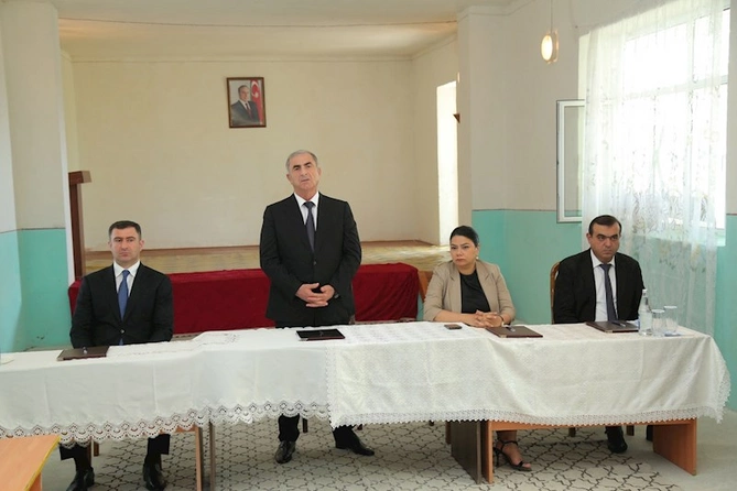 İcra başçısı kənddə görüş keçirdi — FOTOLAR