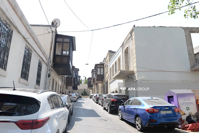 “Sovetski”də yeni Bakı: tarixi binalar qorunur, istismar müddəti bitən evlər sökülür — REPORTAJ