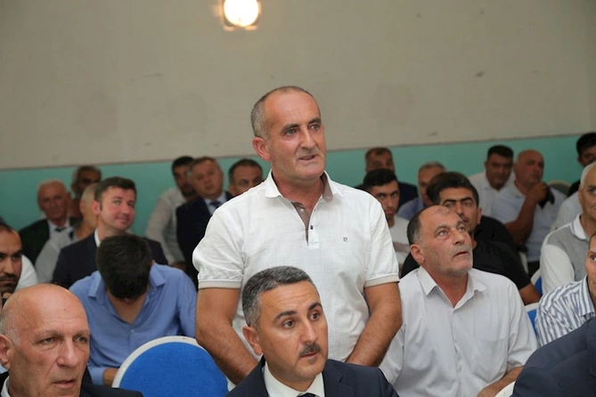 İcra başçısı kənddə görüş keçirdi — FOTOLAR