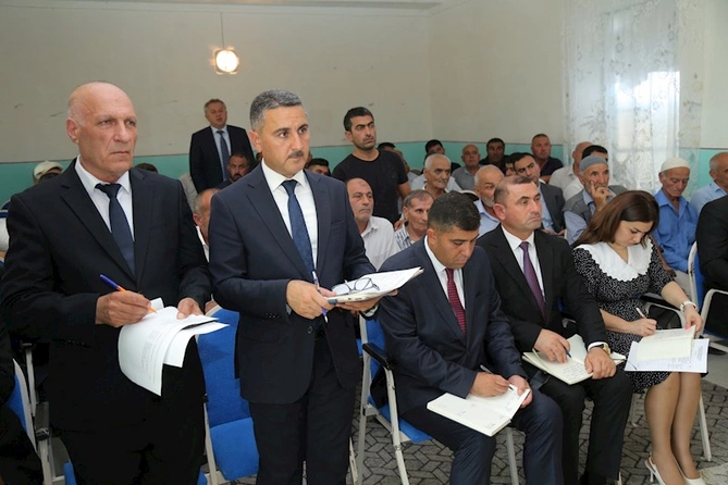 İcra başçısı kənddə görüş keçirdi — FOTOLAR