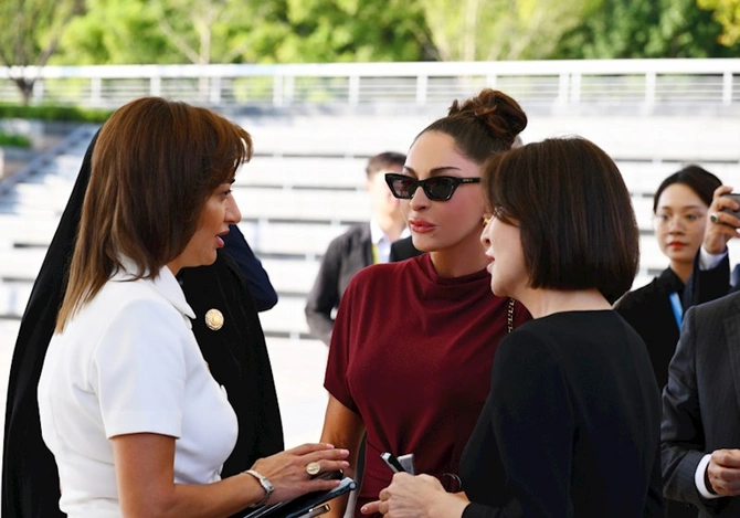 Mehriban Əliyeva liderlərin xanımları ilə gəmi gəzintisində — FOTOLAR
