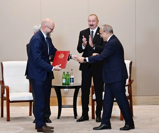İlham Əliyev Asiya İnfrastruktur İnvestisiya Bankının prezidenti ilə görüşdü — FOTOLAR