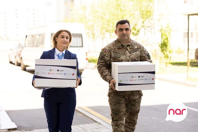 “Nar” və “YAŞAT” Fondu “Bilik günü” münasibətilə şəhid övladlarını təbrik etdi — FOTOLAR “Nar” və “YAŞAT” Fondu “Bilik günü” münasibətilə şəhid övladlarını təbrik etdi — FOTOLAR