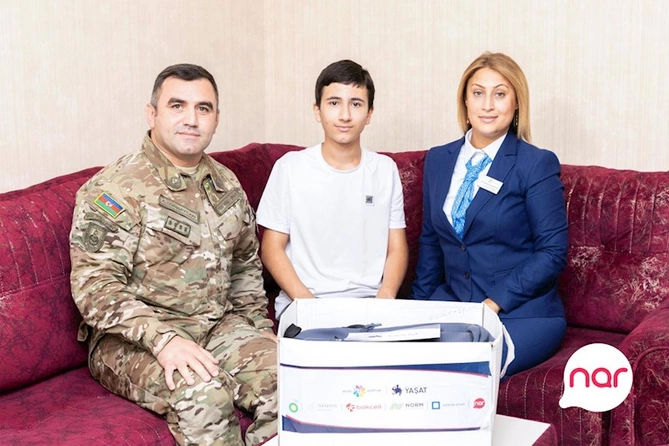 “Nar” və “YAŞAT” Fondu “Bilik günü” münasibətilə şəhid övladlarını təbrik etdi — FOTOLAR “Nar” və “YAŞAT” Fondu “Bilik günü” münasibətilə şəhid övladlarını təbrik etdi — FOTOLAR