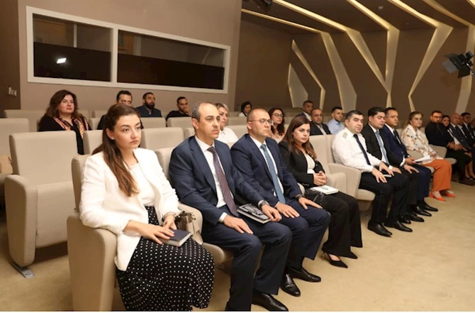 Qanunsuz tibb fəaliyyətinə qarşı mübarizə ilə bağlı ictimai müzakirə aparılıb — FOTOLAR