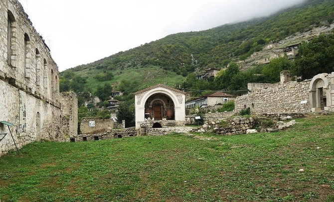 Qırmızı Bazar: Xocavəndin strateji qəsəbəsi — FOTO