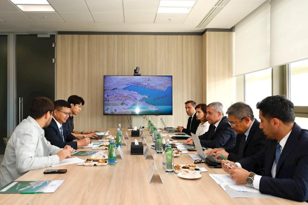 CRCT Qazaxıstan beynəlxalq logistika şirkətinin nümayəndələri Bakı Limanının imkanları ilə tanış olub — FOTOLAR