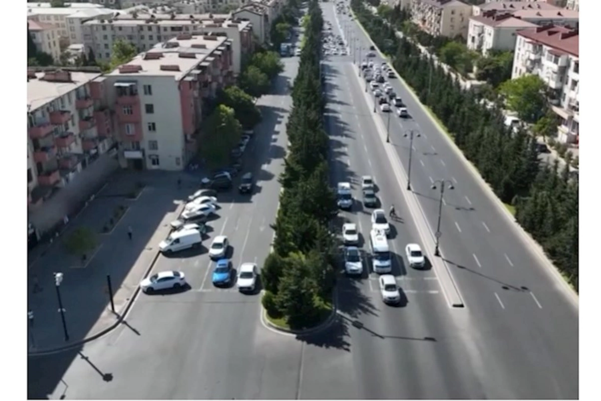 Bakıda sürücüləri çaşdıran TƏHLÜKƏLİ DÖNGƏ — VİDEO