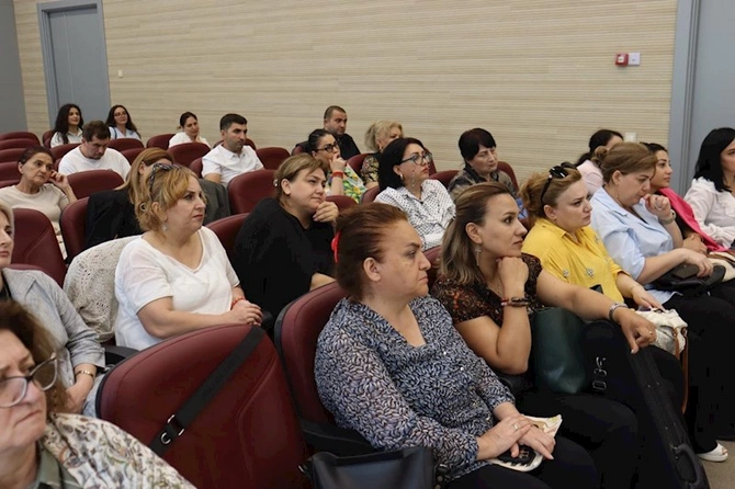 Attestasiyanın nəticələrinə əsasən təlimlərin üçüncü mərhələsi başlanıb — FOTOLAR Attestasiyanın nəticələrinə əsasən təlimlərin üçüncü mərhələsi başlanıb — FOTOLAR