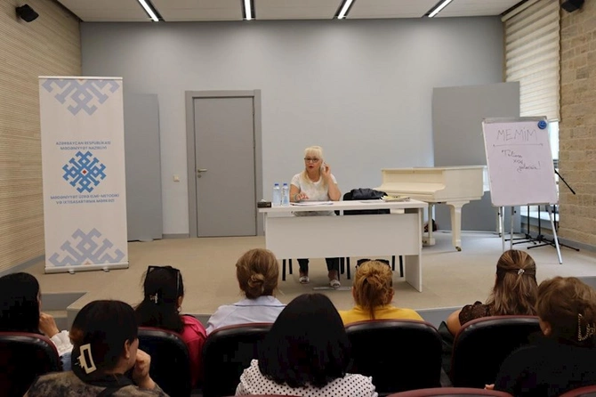 Attestasiyanın nəticələrinə əsasən təlimlərin üçüncü mərhələsi başlanıb — FOTOLAR Attestasiyanın nəticələrinə əsasən təlimlərin üçüncü mərhələsi başlanıb — FOTOLAR