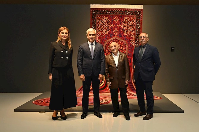Azərbaycan Milli Xalça Muzeyində “Faiq Əhməd: 2011–2024-cü illər dövrü” sərgisi açılıb — FOTOLAR Azərbaycan Milli Xalça Muzeyində “Faiq Əhməd: 2011–2024-cü illər dövrü” sərgisi açılıb — FOTOLAR