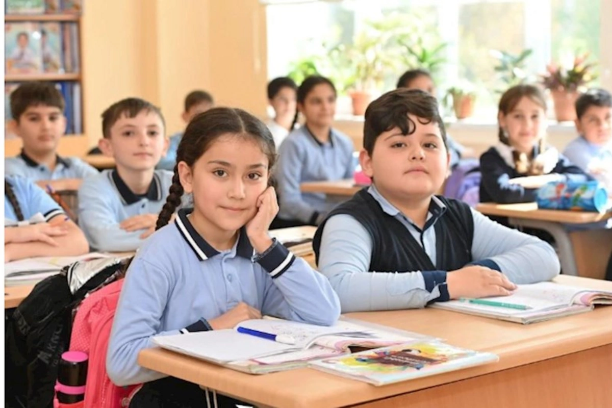 Şagirdlər təkcə Bakıda deyil, bütün bölgələrdə yaxşı təhsil ala bilməlidir — Deputat