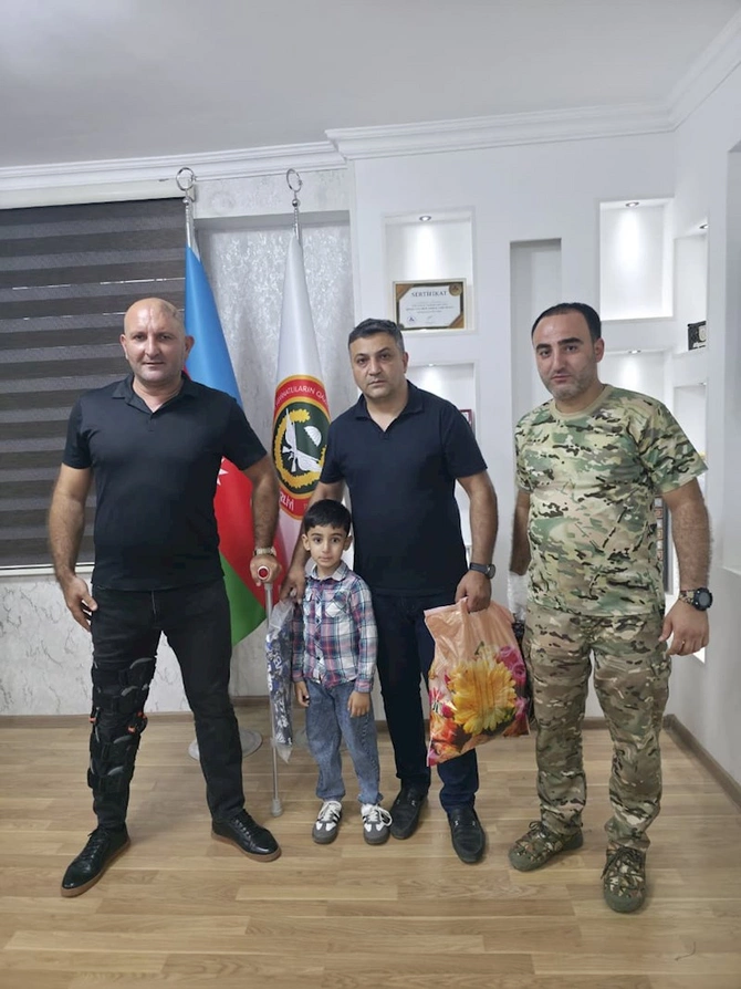 Abşeronda şəhid, qazi övladları məktəb ləvazimatı və geyimlə təmin olunub — FOTOLAR Abşeronda şəhid, qazi övladları məktəb ləvazimatı və geyimlə təmin olunub — FOTOLAR
