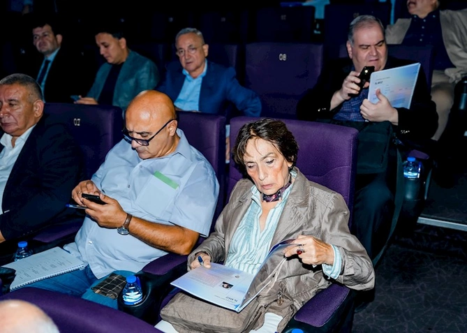 Dövlət dəstəyi ilə istehsal ediləcək film layihələri müsabiqəsi üzrə növbəti pitçinq keçirilib — FOTOLAR Dövlət dəstəyi ilə istehsal ediləcək film layihələri müsabiqəsi üzrə növbəti pitçinq keçirilib — FOTOLAR