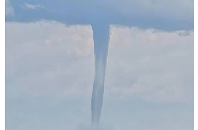 Xəzər dənizində tornado — FOTO