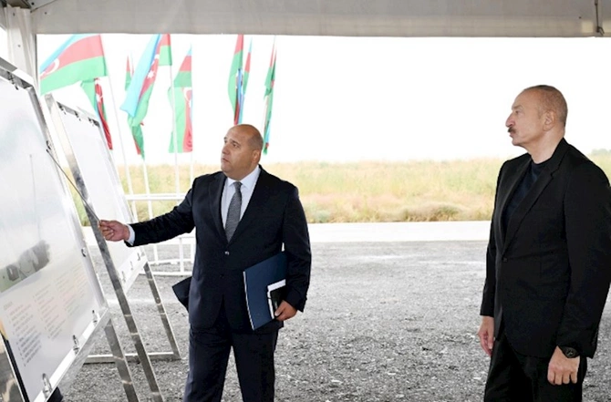 İlham Əliyev Qaraxanbəyli kəndinin təməlini qoyub — FOTOLAR