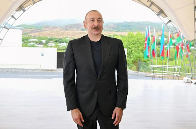 Prezident Qırmızı Bazar, Hadrut qəsəbələrinin və Sos kəndinin sakinləri ilə görüşdü — FOTOLAR