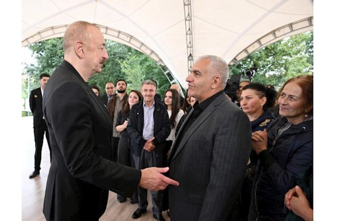 Prezident Qırmızı Bazar, Hadrut qəsəbələrinin və Sos kəndinin sakinləri ilə görüşdü — FOTOLAR