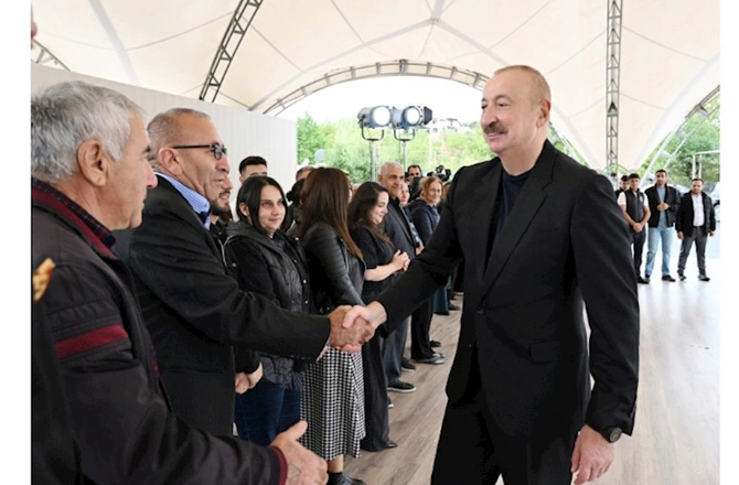 Prezident Qırmızı Bazar, Hadrut qəsəbələrinin və Sos kəndinin sakinləri ilə görüşdü — FOTOLAR