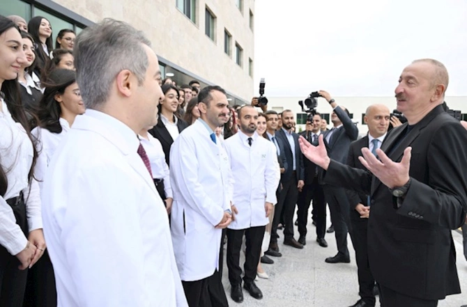 Prezident Qarabağ Universitetinin Klinikası binasının və tədris korpusunun açılışında iştirak edib — FOTOLAR