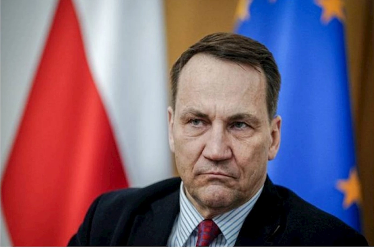 Sikorski: Polşa hava məkanına girən PUA-larda partlayıcı olmayıb