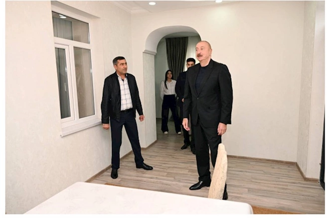 Prezident Hadrut qəsəbəsində olub — FOTOLAR Prezident Hadrut qəsəbəsində olub — FOTOLAR