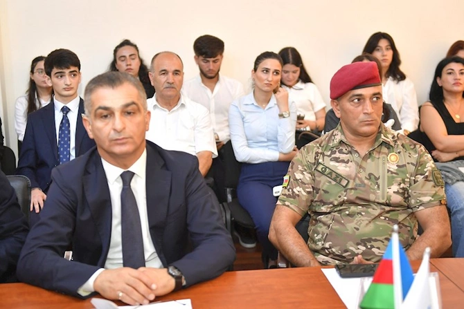 YAP Səbail rayon təşkilatında QHT-lərlə görüş keçirilib — FOTOLAR YAP Səbail rayon təşkilatında QHT-lərlə görüş keçirilib — FOTOLAR