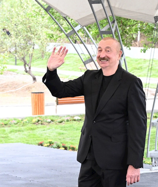 Prezident Xocalı sakinləri ilə görüşdü — FOTOLAR Prezident Xocalı sakinləri ilə görüşdü — FOTOLAR