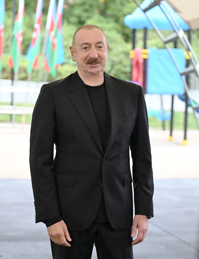 Prezident Xocalı sakinləri ilə görüşdü — FOTOLAR Prezident Xocalı sakinləri ilə görüşdü — FOTOLAR