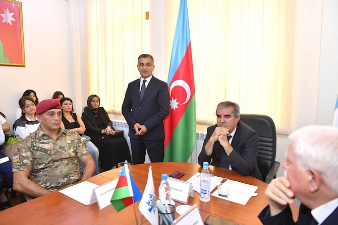 YAP Səbail rayon təşkilatında QHT-lərlə görüş keçirilib — FOTOLAR YAP Səbail rayon təşkilatında QHT-lərlə görüş keçirilib — FOTOLAR