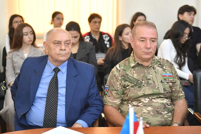 YAP Səbail rayon təşkilatında QHT-lərlə görüş keçirilib — FOTOLAR YAP Səbail rayon təşkilatında QHT-lərlə görüş keçirilib — FOTOLAR