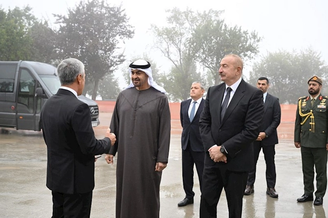 Prezident İlham Əliyev və Prezident Şeyx Məhəmməd bin Zayed Al Nəhyan Yeni Şuşa məscidində tikinti işlərinin gedişi ilə tanış olublar — FOTOLAR Prezident İlham Əliyev və Prezident Şeyx Məhəmməd bin Zayed Al Nəhyan Yeni Şuşa məscidində tikinti işlərinin gedişi ilə tanış olublar — FOTOLAR