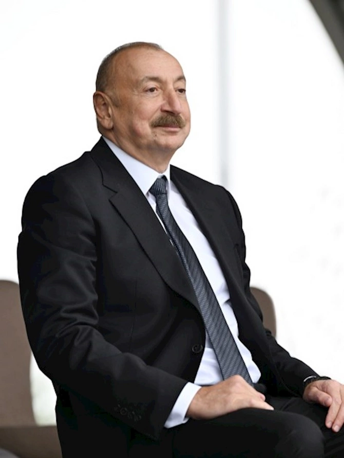 Liderlər Cıdır düzündə Qarabağ atlarının şousunu izlədilər — FOTOLAR