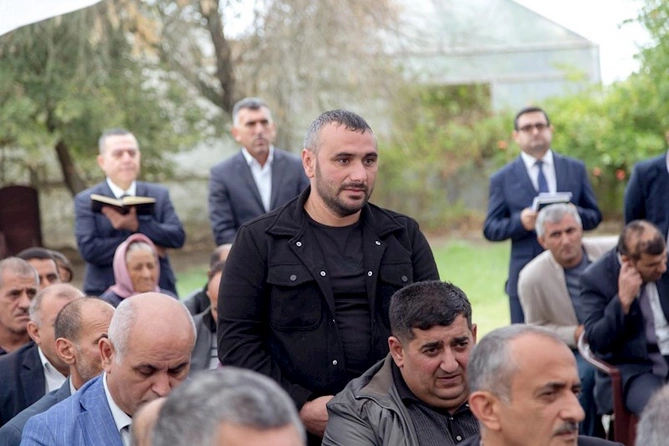 İcra başçısı qəsəbə sakinlərinin problemlərini dinlədi — FOTOLAR