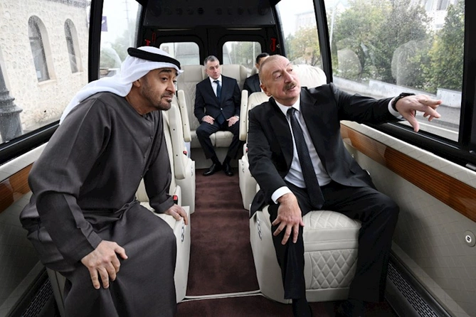 Prezident İlham Əliyev və Prezident Şeyx Məhəmməd bin Zayed Al Nəhyan Yeni Şuşa məscidində tikinti işlərinin gedişi ilə tanış olublar — FOTOLAR