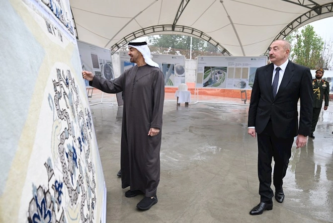 Prezident İlham Əliyev və Prezident Şeyx Məhəmməd bin Zayed Al Nəhyan Yeni Şuşa məscidində tikinti işlərinin gedişi ilə tanış olublar — FOTOLAR Prezident İlham Əliyev və Prezident Şeyx Məhəmməd bin Zayed Al Nəhyan Yeni Şuşa məscidində tikinti işlərinin gedişi ilə tanış olublar — FOTOLAR