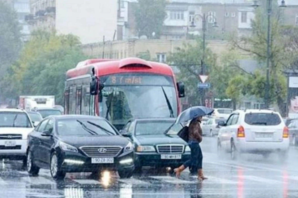 Yol polisindən yağışlı hava ilə bağlı sürücülərə XƏBƏRDARLIQ