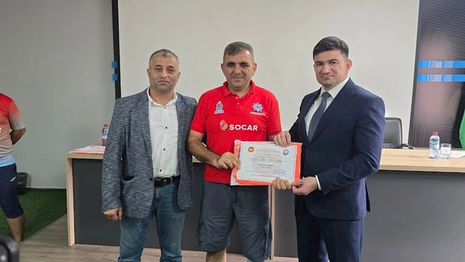 İctimai Birliyin üzvləri Amputant Futbol Komandası ilə görüşüb — FOTOLAR İctimai Birliyin üzvləri Amputant Futbol Komandası ilə görüşüb — FOTOLAR