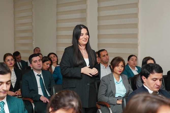 Azərbaycan ədəbi dilinin düzgün tətbiq olunmasına dair tədbir keçirilib — FOTOLAR