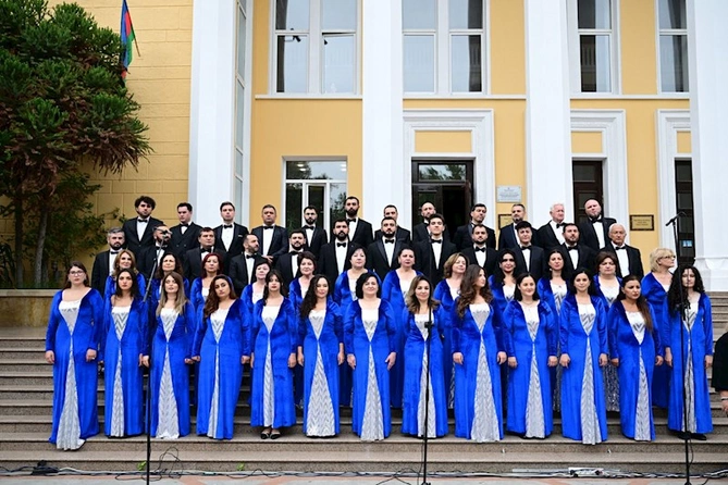 Üzeyir Hacıbəyli XVII Beynəlxalq Musiqi Festivalı təntənə ilə başlandı — YENİLƏNİB (FOTOLAR)