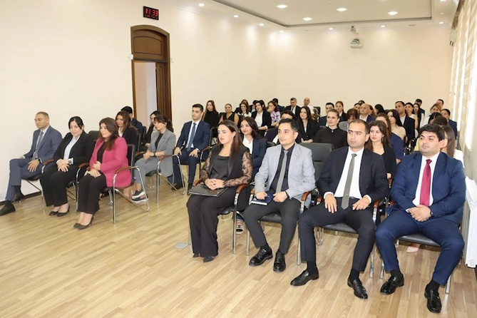 Azərbaycan ədəbi dilinin düzgün tətbiq olunmasına dair tədbir keçirilib — FOTOLAR
