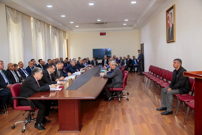 Rüstəm Xəlilov vətəndaşların müraciətlərini dinlədi — FOTOLAR