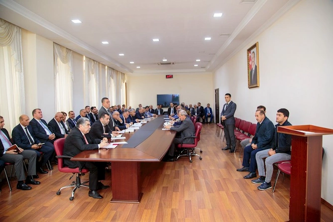 Rüstəm Xəlilov vətəndaşların müraciətlərini dinlədi — FOTOLAR